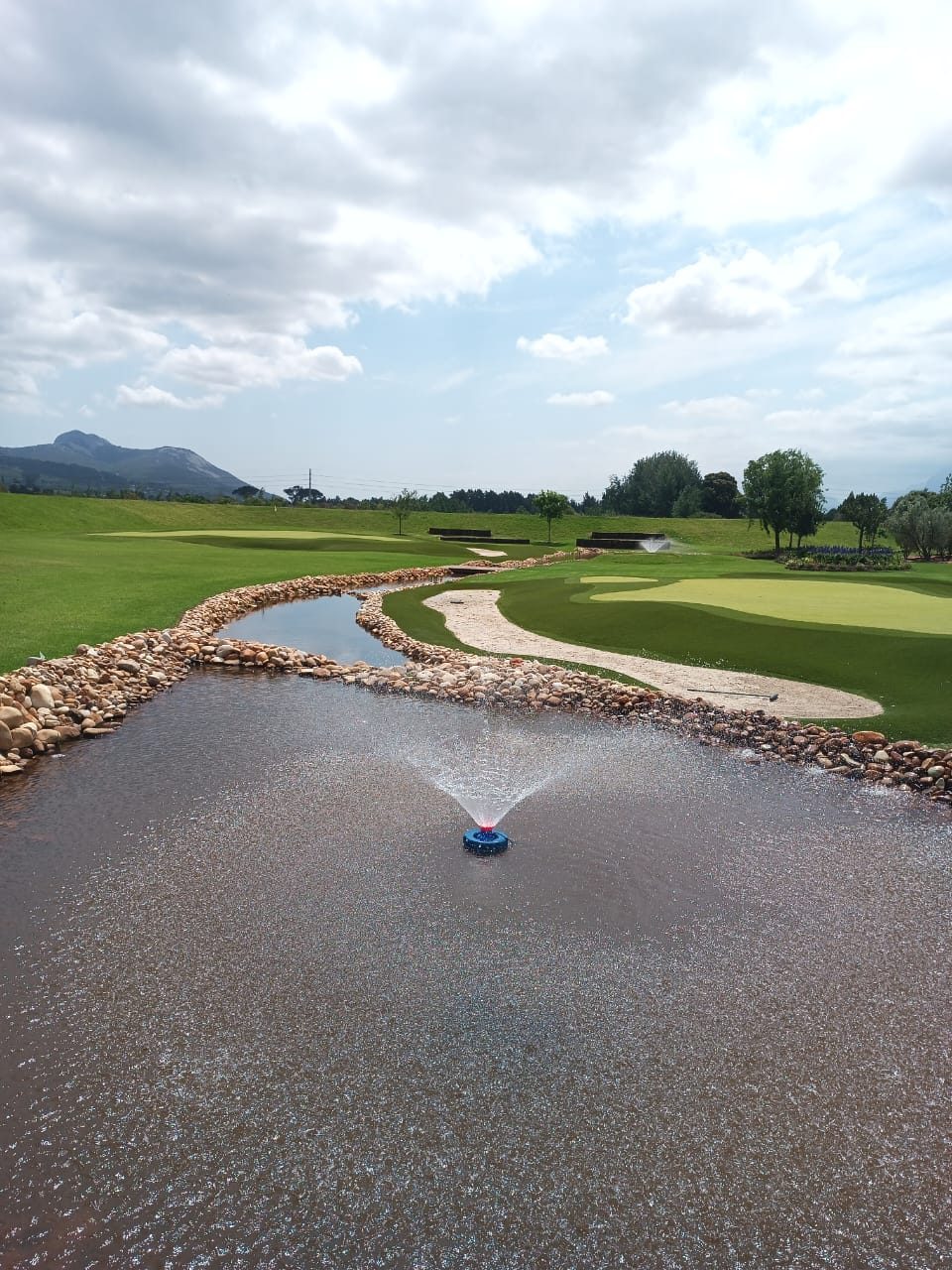 Aeration fountain operating in a residential estate dam